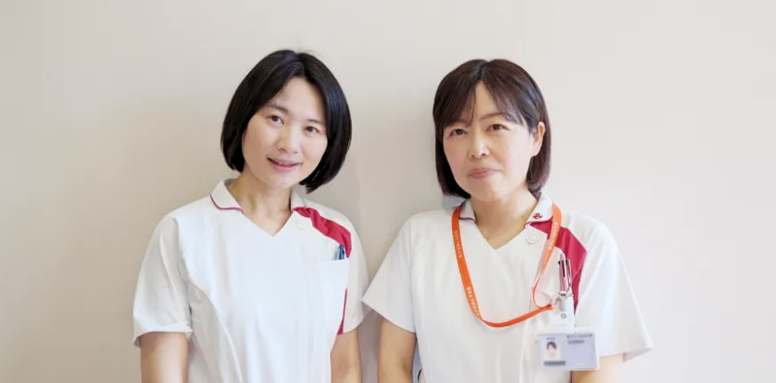 画像:看護師2人が笑顔
