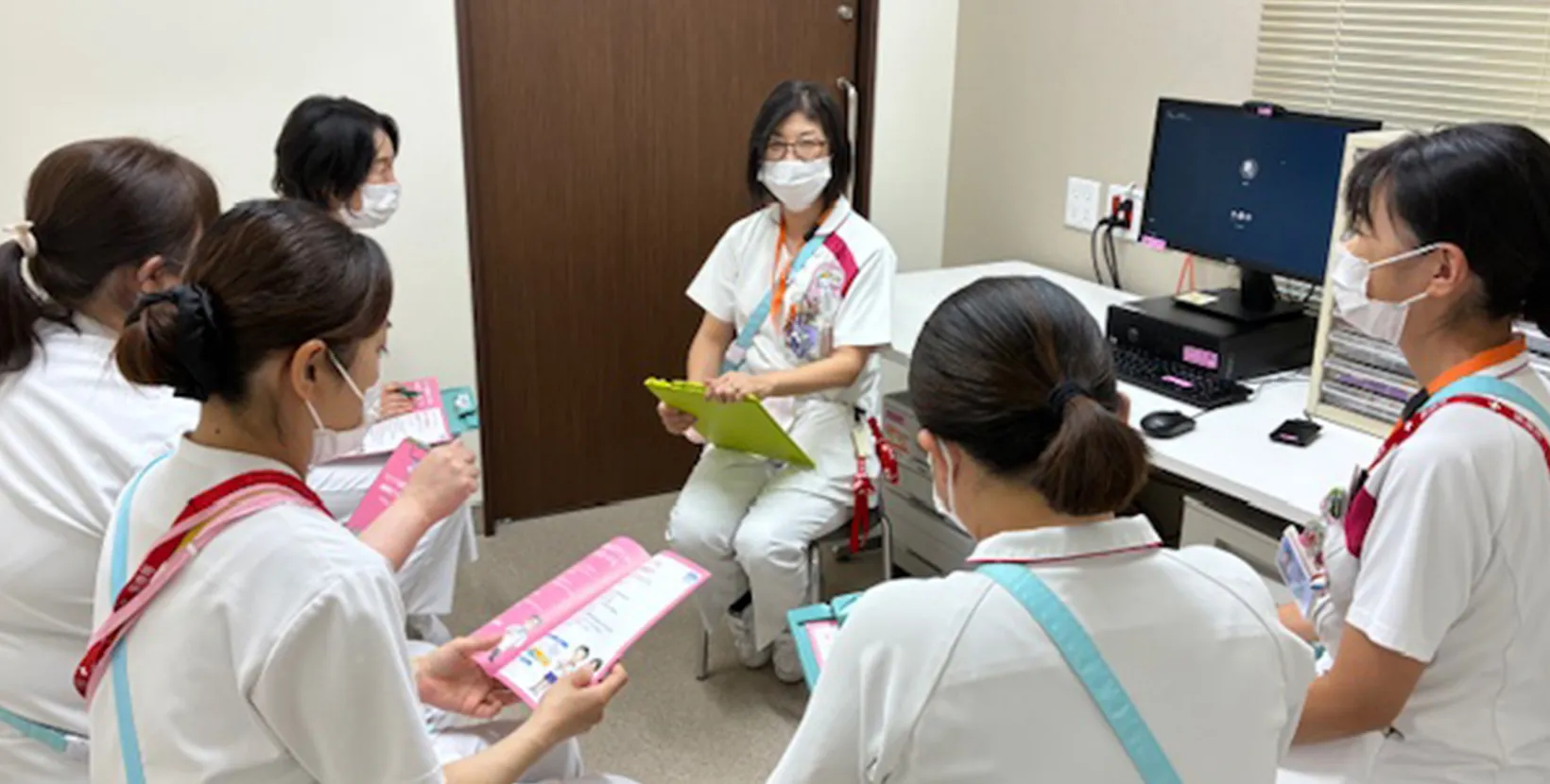 画像:膚・糖尿病領域看護師の看護師