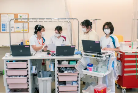 画像:がん化学療法看護の看護師