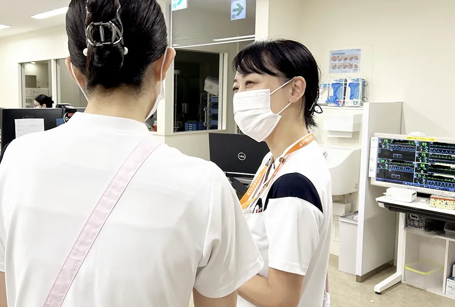 画像:看護師（病室）