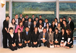 第27回日本小児腎不全学会（2005年9月、箱根）を主催した際、看護師さんや臨床工学技士さんも含めたスタッフ写真。