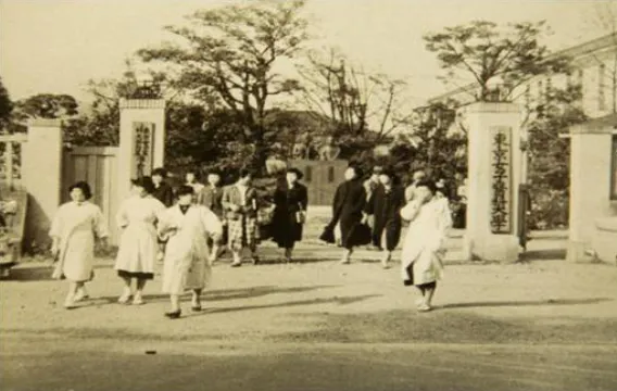 写真:東京女醫學校校門（1906年）